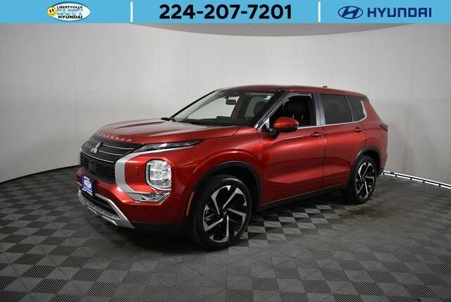 2024 Mitsubishi Outlander SE — photo 1 of 12
