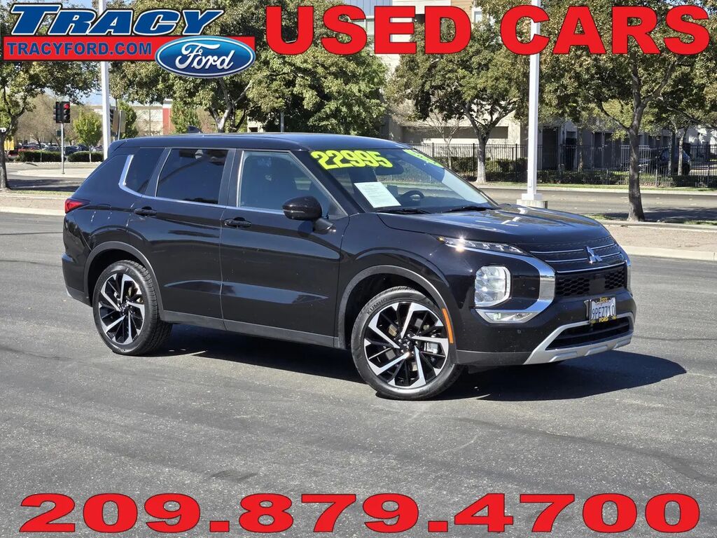 2024 Mitsubishi Outlander SE — photo 1 of 13