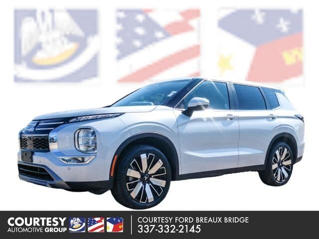 2025 Mitsubishi Outlander SE — photo 1 of 26