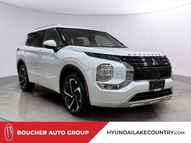 2024 Mitsubishi Outlander SEL — photo 1 of 13