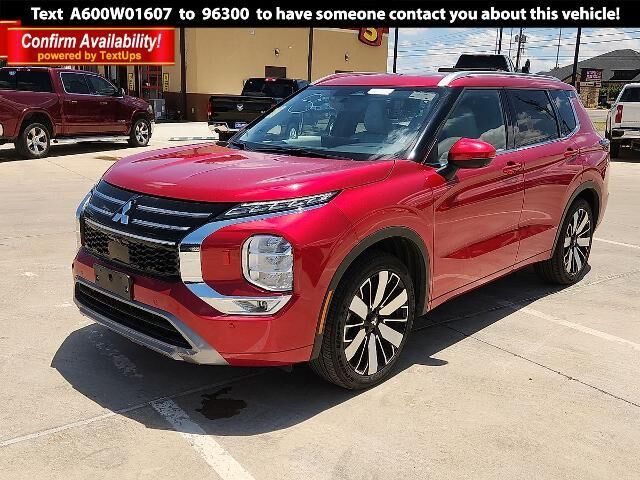 2025 Mitsubishi Outlander SEL — photo 1 of 4