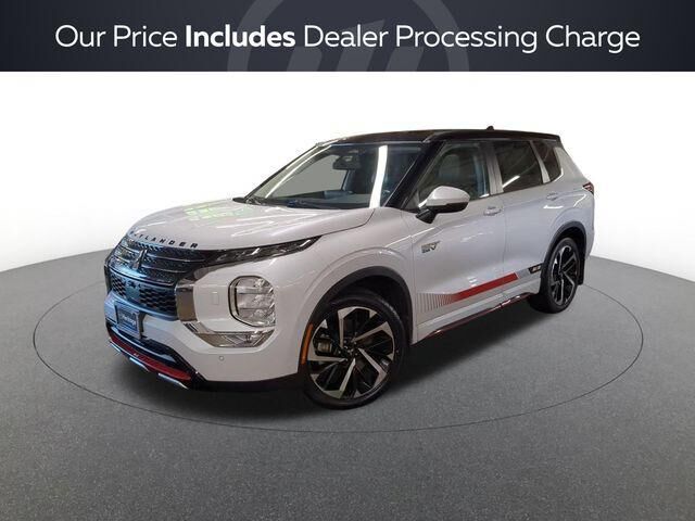 2024 Mitsubishi Outlander PHEV SE — photo 1 of 13