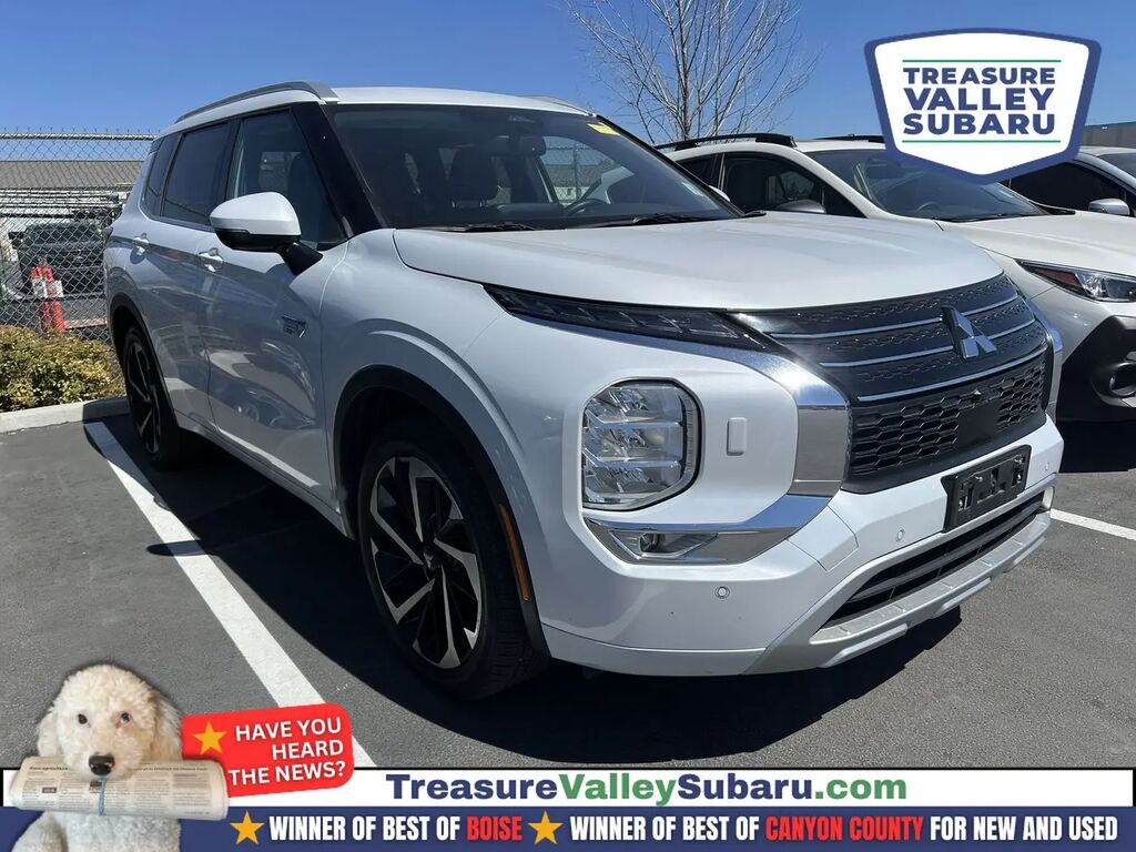 2024 Mitsubishi Outlander PHEV SEL — photo 1 of 3