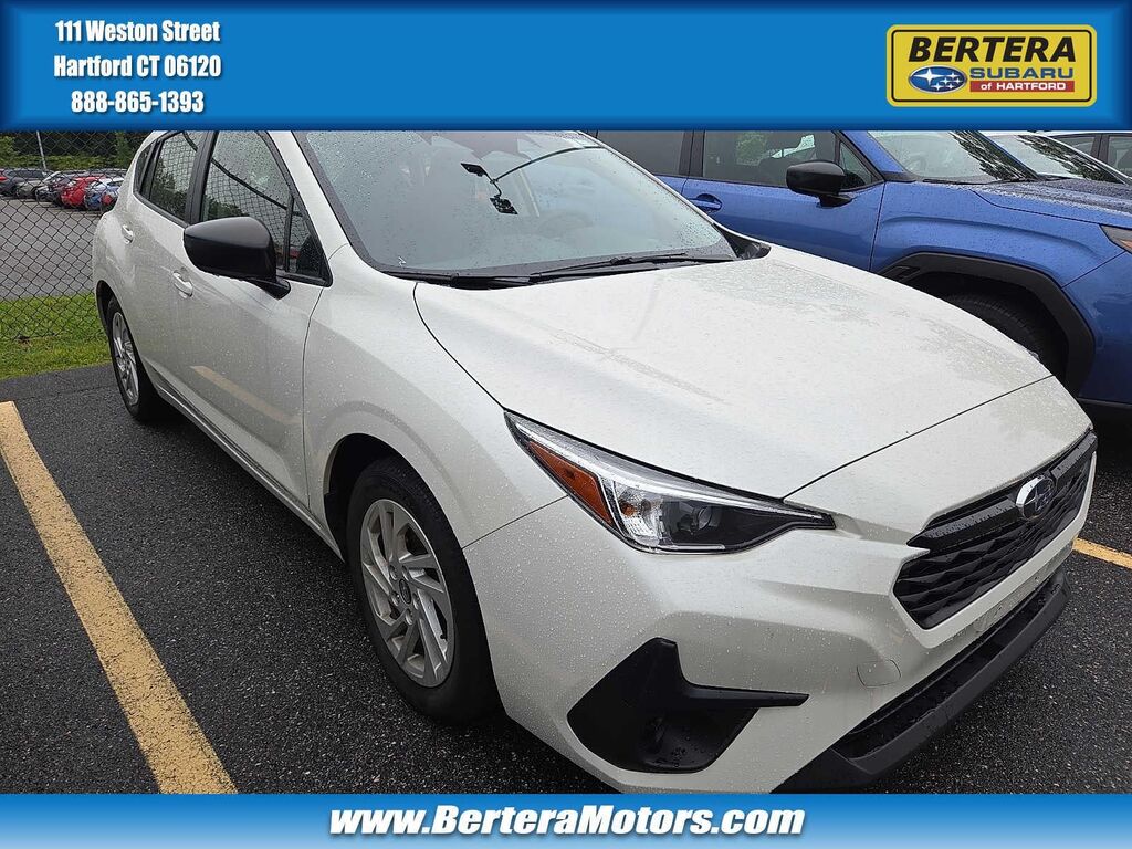 2024 Subaru Impreza Base — photo 1 of 10