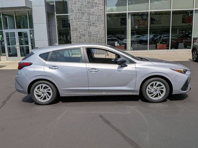2025 Subaru Impreza Base — photo 1 of 13