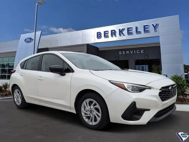 2024 Subaru Impreza Base — photo 1 of 16