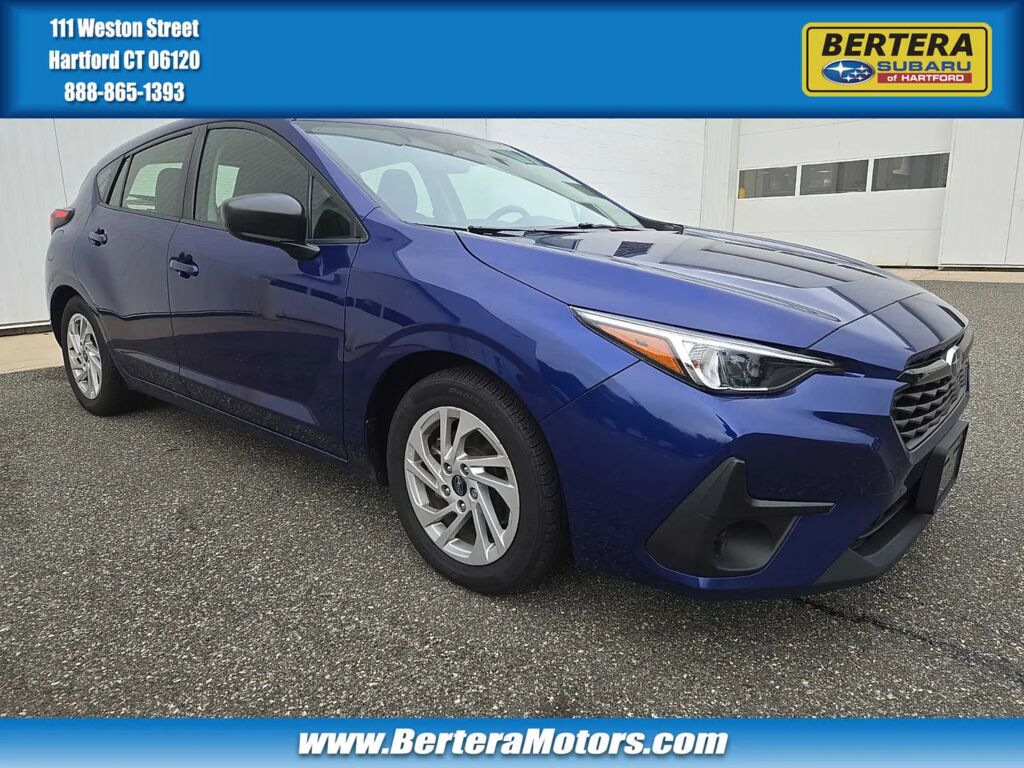 2024 Subaru Impreza Base — photo 1 of 15