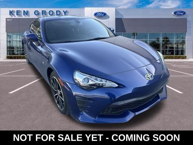 2020 Toyota 86 Base — photo 1 of 13