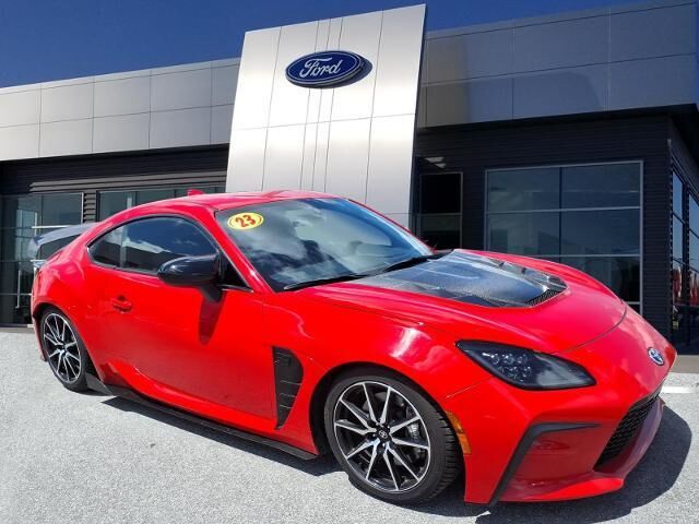 2023 Toyota GR86 Base — photo 1 of 13
