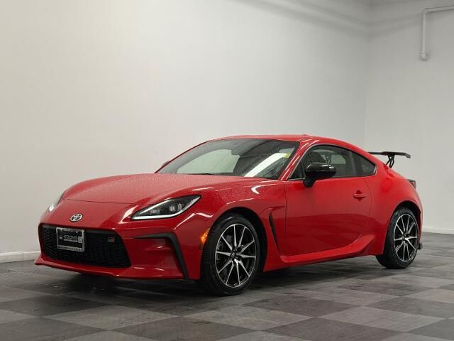 2025 Toyota GR86 Base — photo 1 of 26