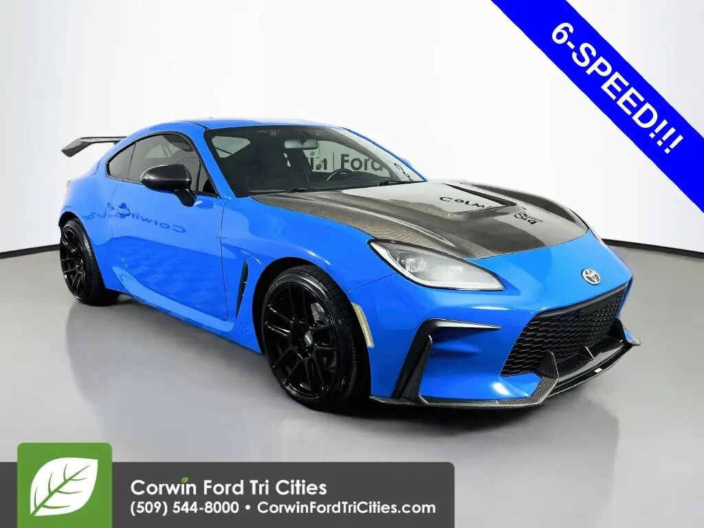 2023 Toyota GR86 Base — photo 1 of 13