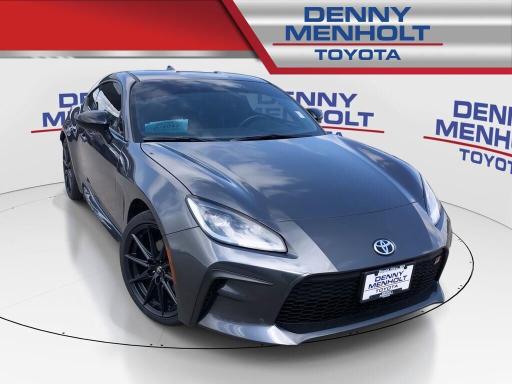 2023 Toyota GR86 — photo 1 of 13