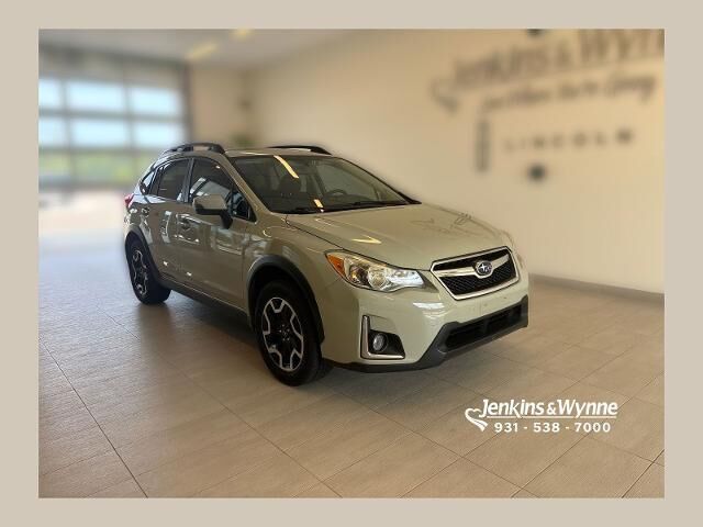2017 Subaru Crosstrek 2.0i Limited — photo 1 of 13
