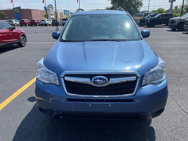 2016 Subaru Forester 2.5i Premium — photo 1 of 36