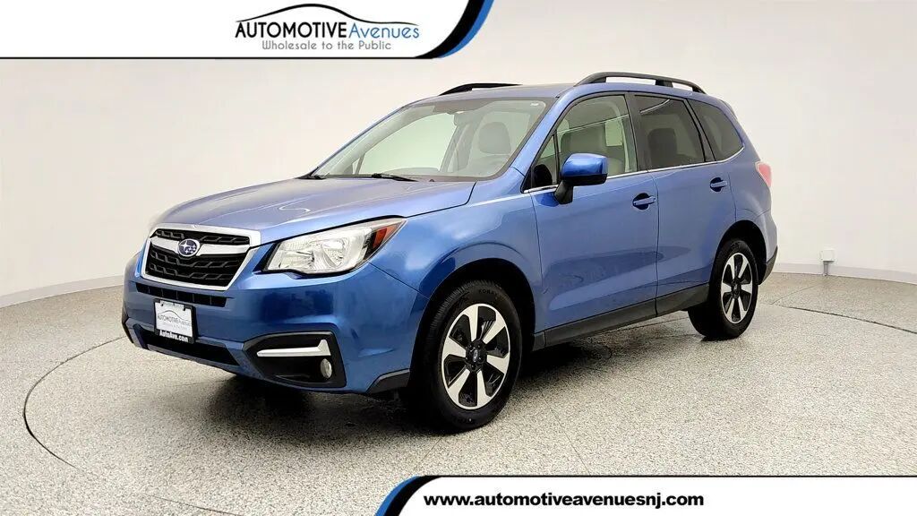 2017 Subaru Forester 2.5i Limited — photo 1 of 2
