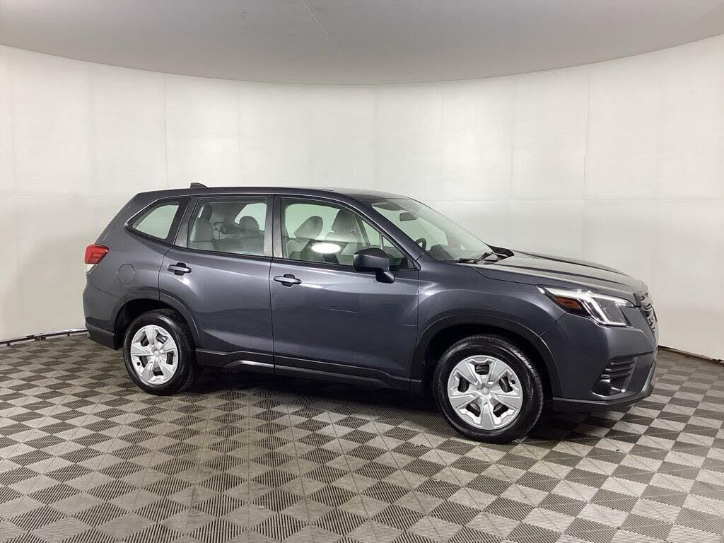 2022 Subaru Forester Base — photo 1 of 18