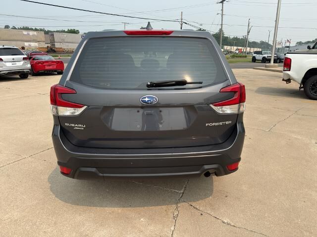 2023 Subaru Forester Base