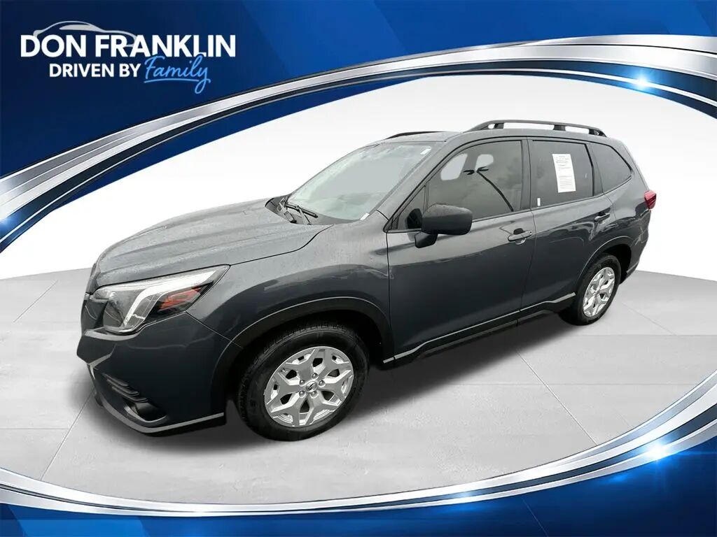 2023 Subaru Forester Base — photo 1 of 13