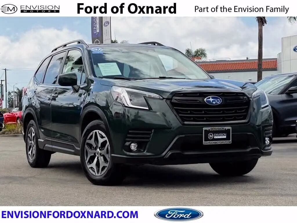 2024 Subaru Forester Premium — photo 1 of 13