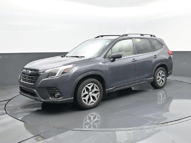 2023 Subaru Forester Premium — photo 1 of 13