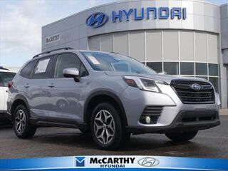 2022 Subaru Forester Premium — photo 1 of 26