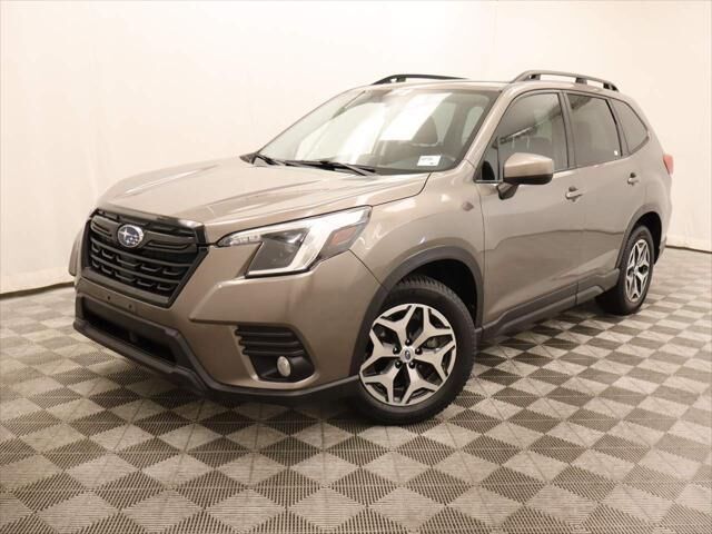 2022 Subaru Forester Premium — photo 1 of 13