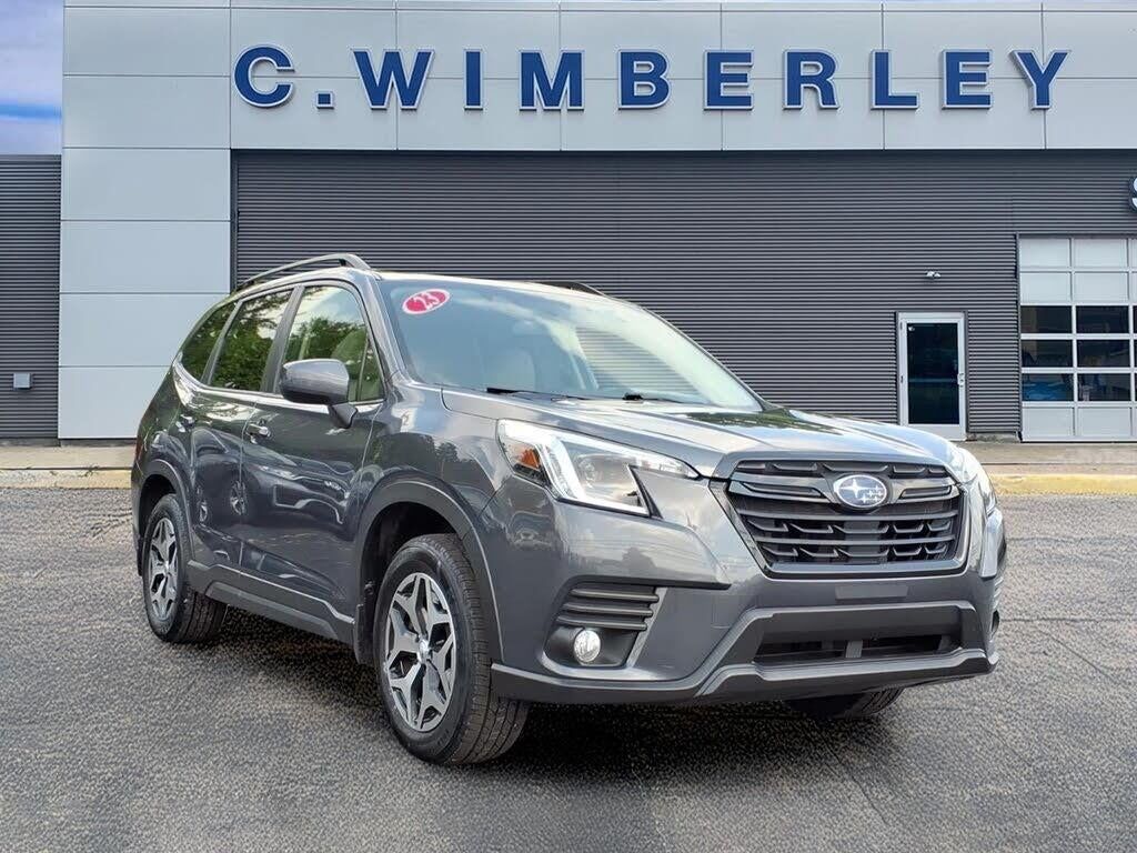 2023 Subaru Forester Premium — photo 1 of 1