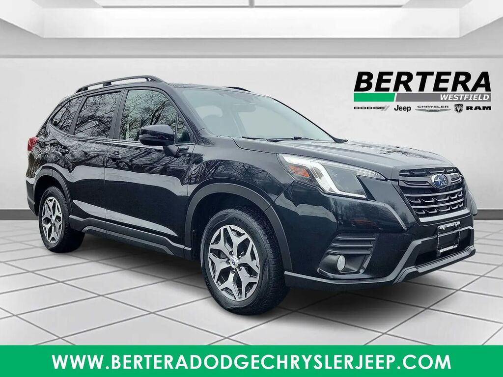 2023 Subaru Forester Premium — photo 1 of 39