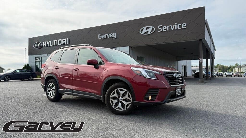 2023 Subaru Forester Premium — photo 1 of 1