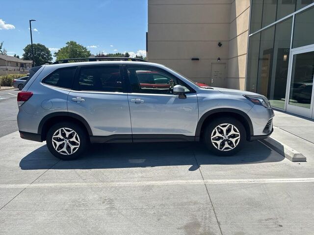 2024 Subaru Forester Premium