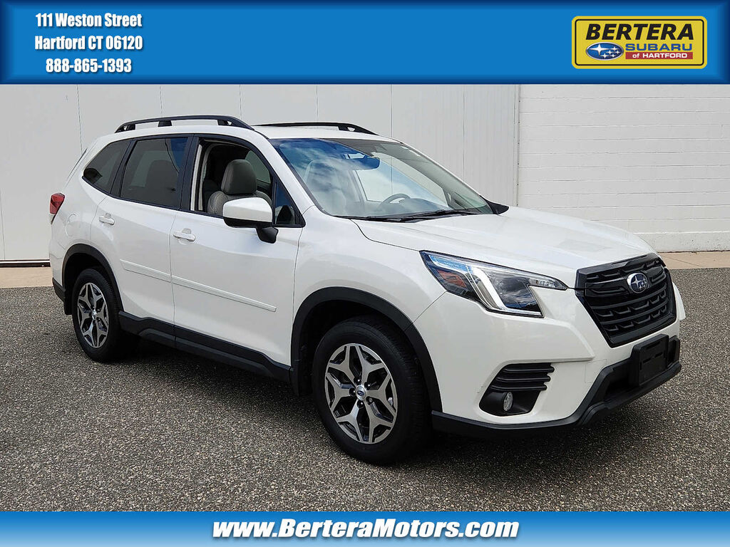 2023 Subaru Forester Premium — photo 1 of 13