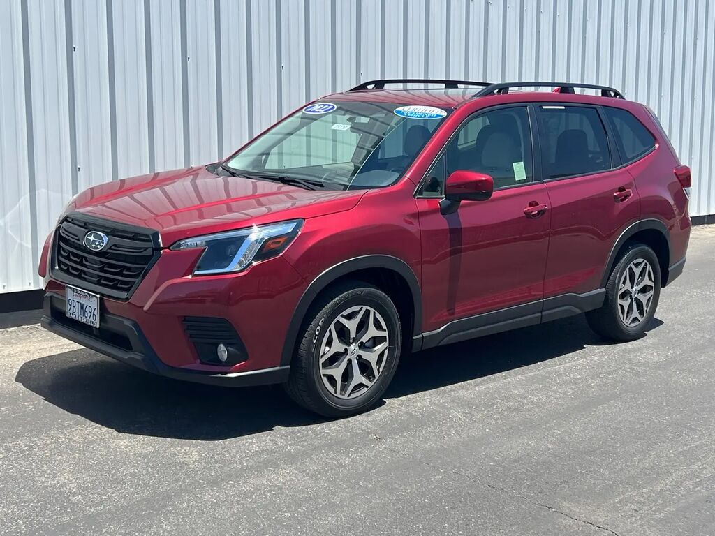 2022 Subaru Forester Premium — photo 1 of 13