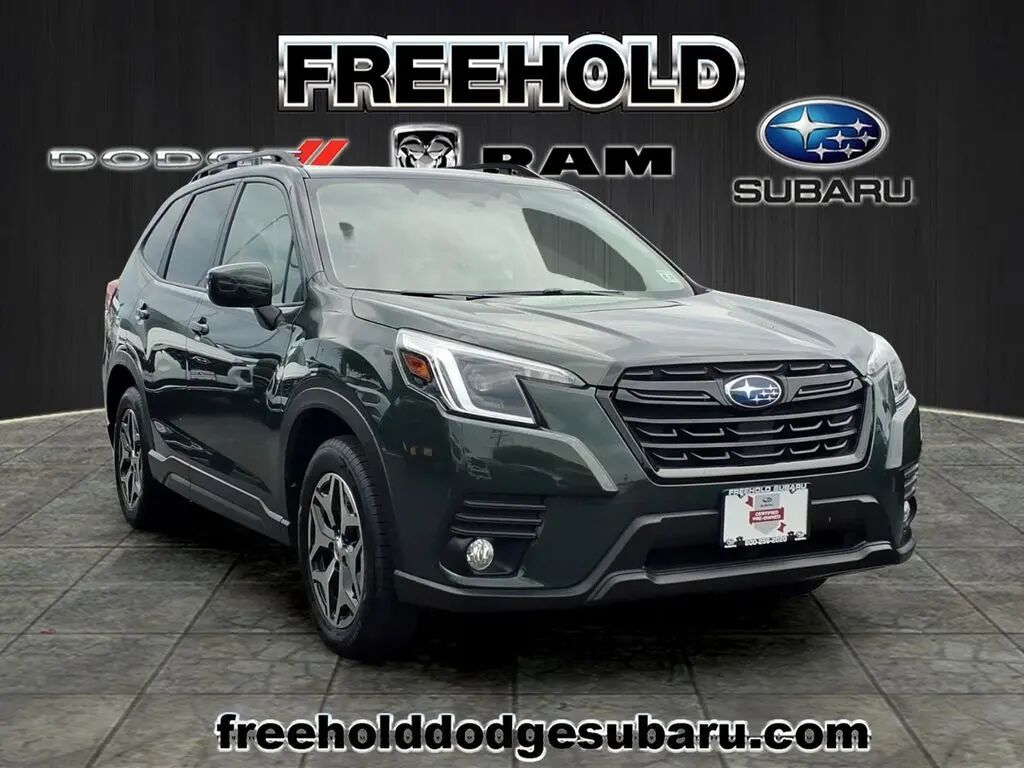 2022 Subaru Forester Premium — photo 1 of 13