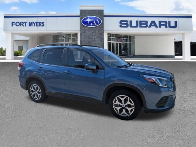 2023 Subaru Forester Premium — photo 1 of 13