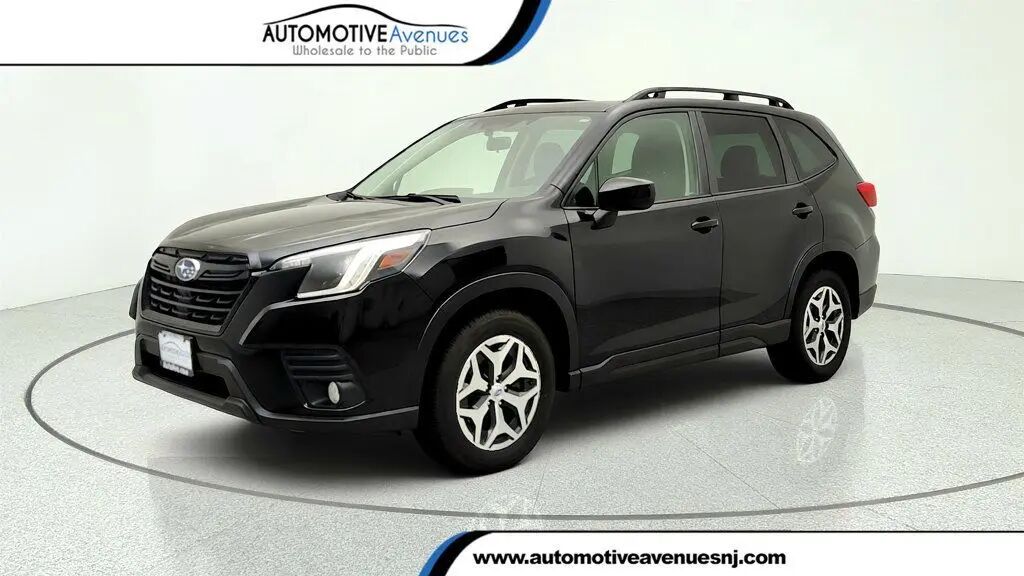 2022 Subaru Forester Premium — photo 1 of 13