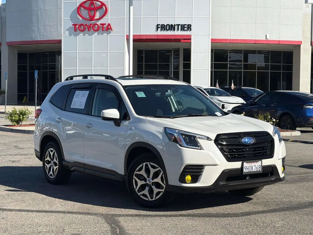2023 Subaru Forester Premium — photo 1 of 1