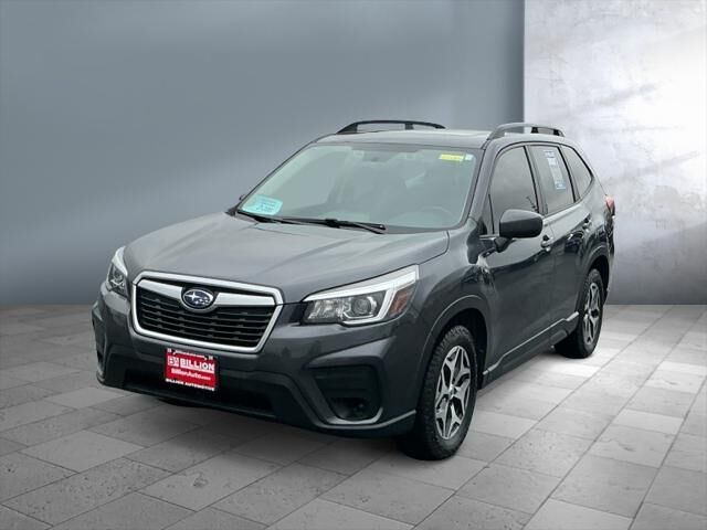 2020 Subaru Forester Premium — photo 1 of 13