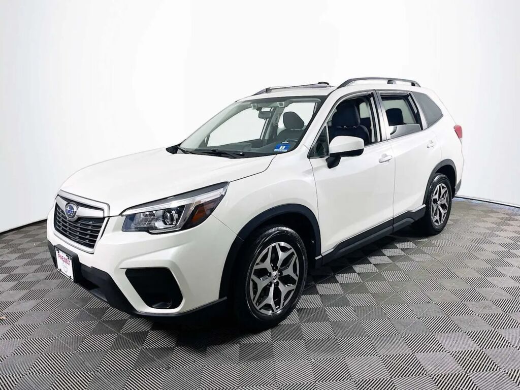 2020 Subaru Forester Premium — photo 1 of 13
