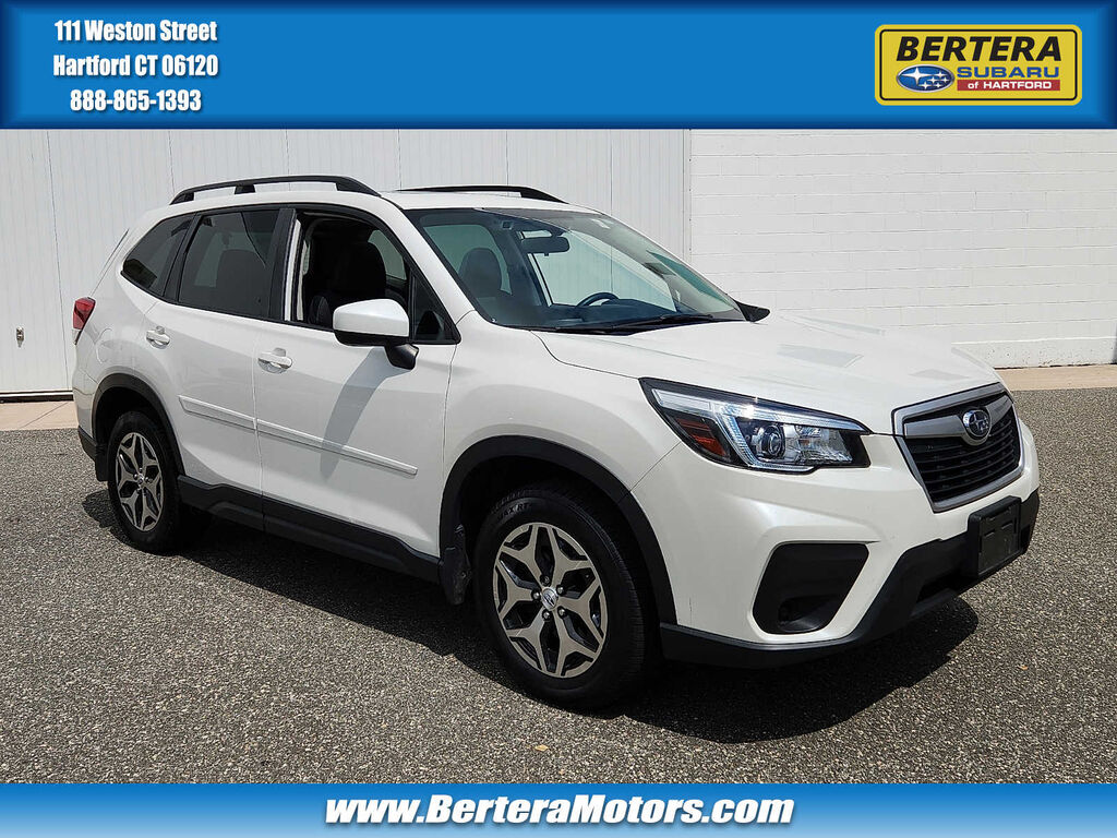 2020 Subaru Forester Premium — photo 1 of 13