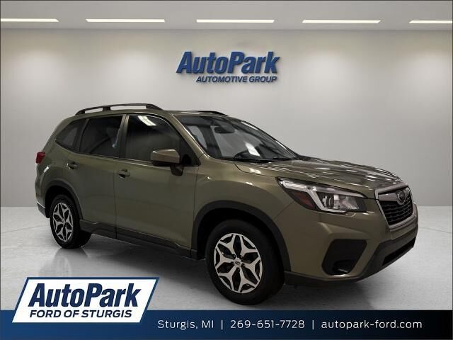 2020 Subaru Forester Premium — photo 1 of 13