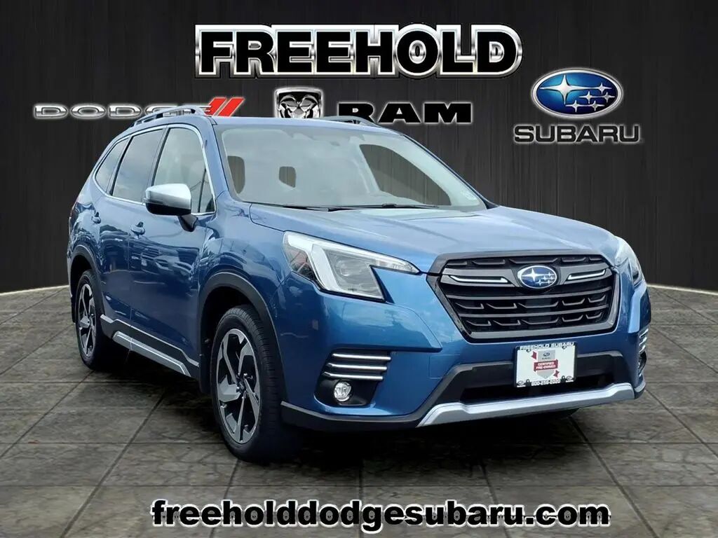 2023 Subaru Forester Touring — photo 1 of 13