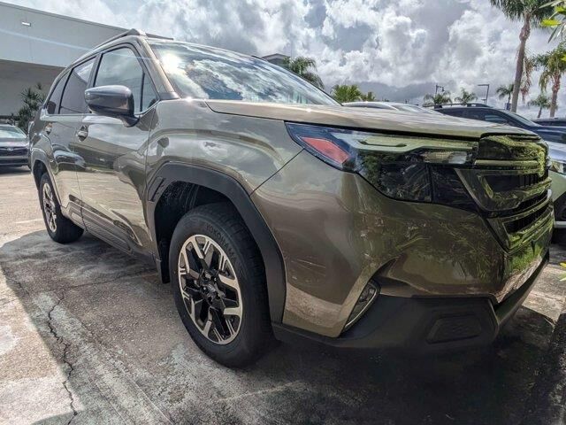 2025 Subaru Forester Premium — photo 1 of 13