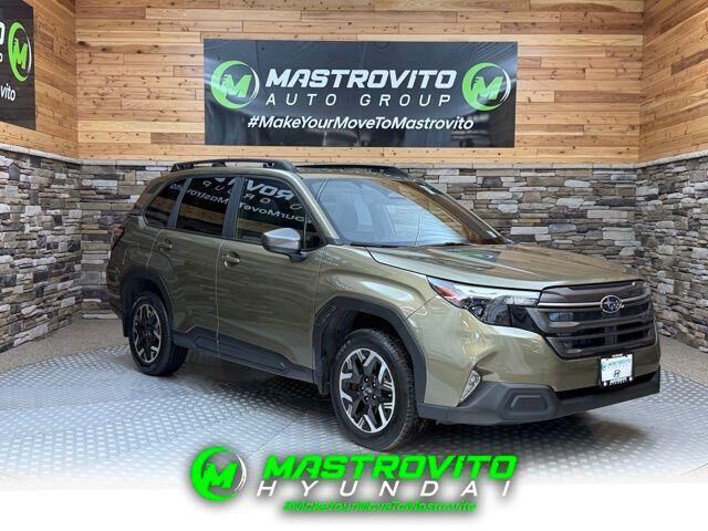 2025 Subaru Forester Premium — photo 1 of 13