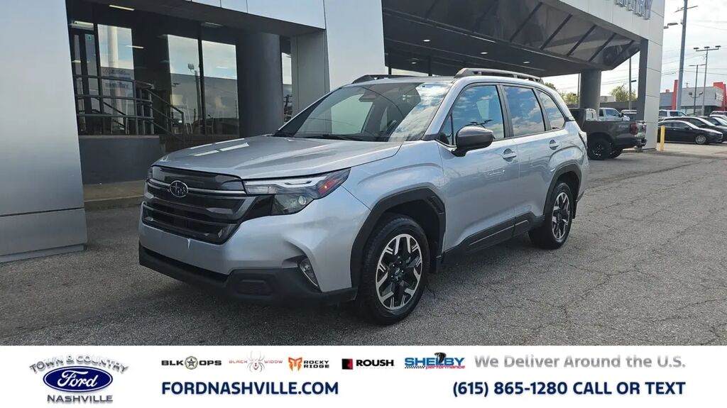2025 Subaru Forester Premium — photo 1 of 13