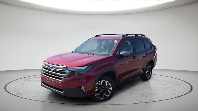 2025 Subaru Forester Premium — photo 1 of 39