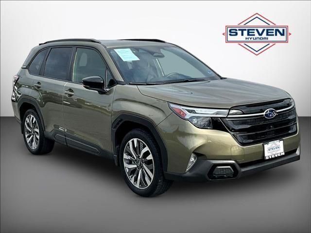 2025 Subaru Forester Touring — photo 1 of 13