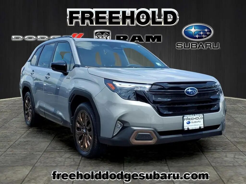 2025 Subaru Forester Sport Hybrid — photo 1 of 13