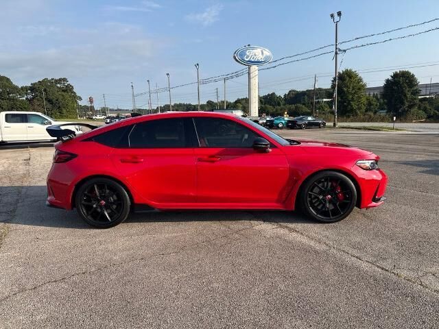2023 Honda Civic Type R — photo 1 of 39