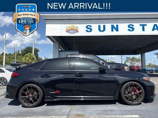 2025 Honda Civic Type R — photo 1 of 26