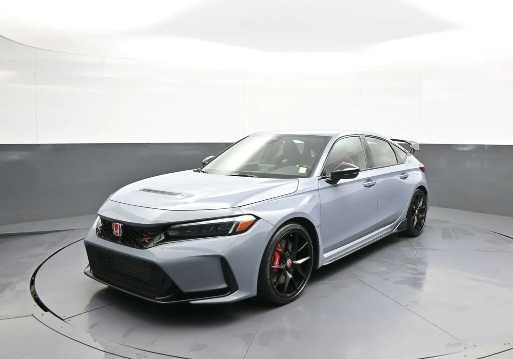 2025 Honda Civic Type R — photo 1 of 12